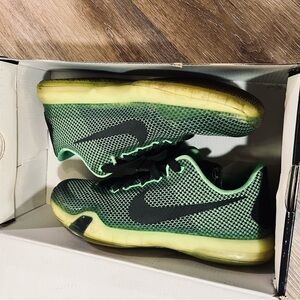 Nike Kobe 10 Vino size 6.5 Men's Black and Green Athletic Shoes